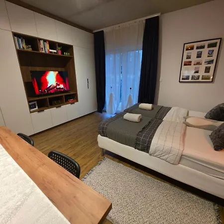 The Lucky Five At Glivia Parking&garden Lägenhet *