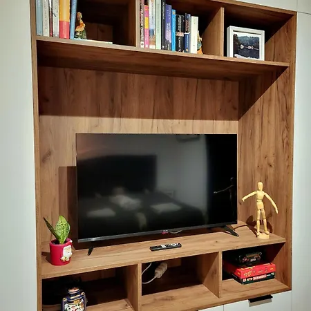 The Lucky Five At Glivia Parking&garden