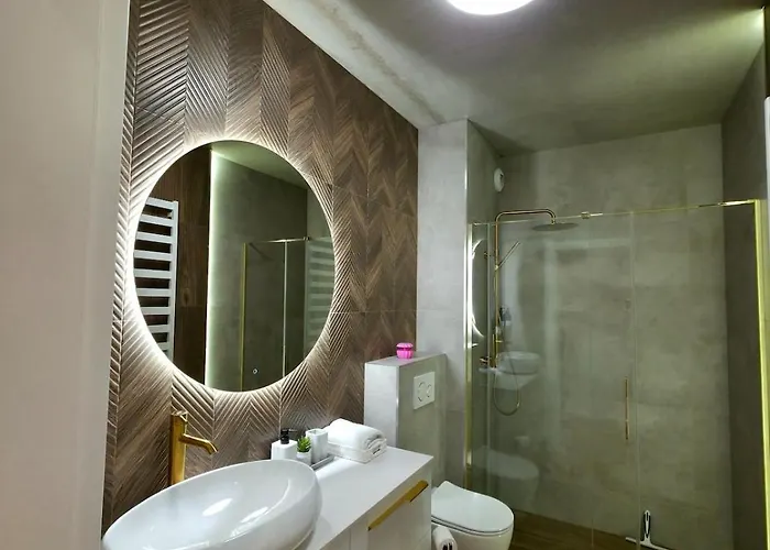 The Lucky Five At Glivia Parking&garden Gliwice