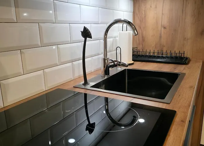 The Lucky Five At Glivia Parking&garden